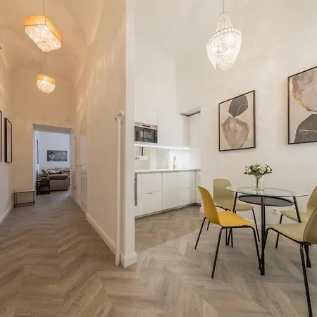 Luxury Gala Basilika Panorama Apartamento *